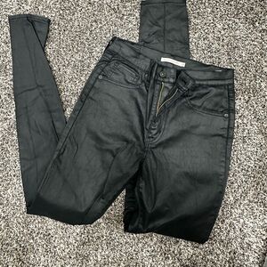 Faux leather Levi’s skinny jeans
